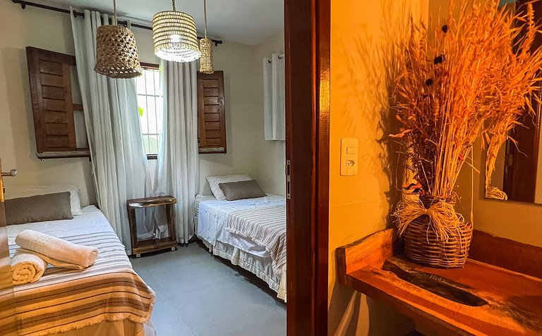 Casa Exclusiva com Semi-Suítes e Acesso p/Piscina - - Volant