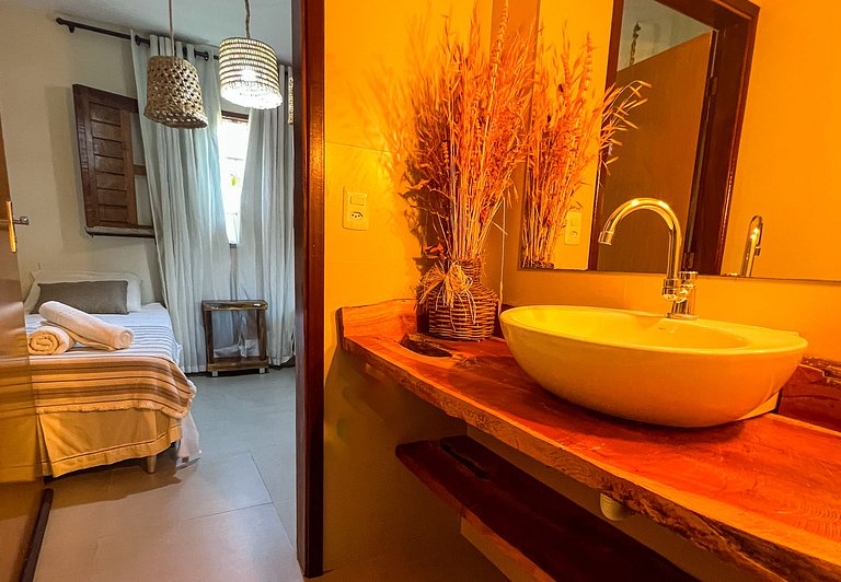 Casa Exclusiva com Semi-Suítes e Acesso p/Piscina - - Volant